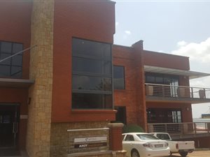 736 m² Commercial space in Allens Nek