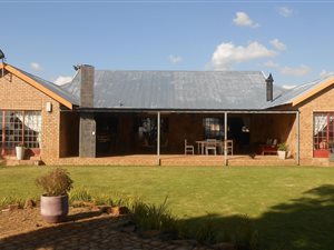 8.6 ha Farm in Rietfontein