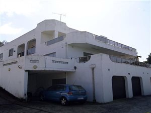 6 Bed House in Everest Heights