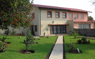 3 Bedroom House in Lindbergh Park