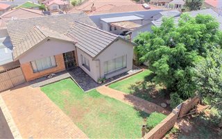 4 Bedroom House in Lenasia