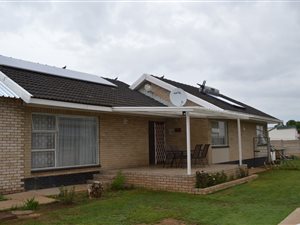 5 Bed House in Komani Park