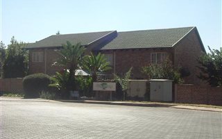 2 Bedroom Simplex in Wapadrand