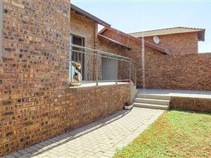 3 Bed Townhouse in Alberton