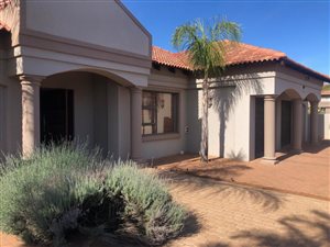 3 Bed House in Roylglen Gardens