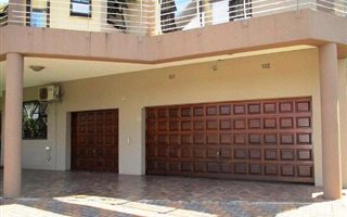 4 Bedroom House in Meerensee