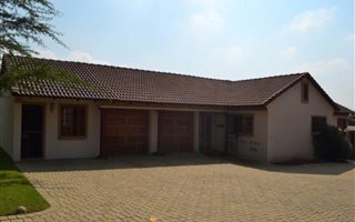 3 Bedroom House in Thatchfield