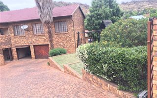 4 Bedroom House in Alan Manor