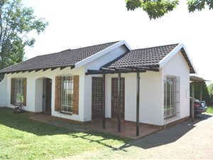 3 Bed House in Bromhof