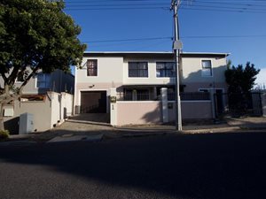 3 Bed House in Observatory