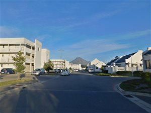 2 Bed Apartment in Nuutgevonden