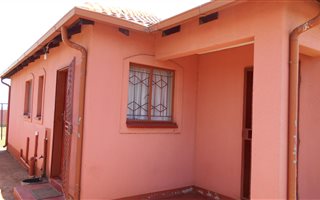 3 Bedroom House in Sebokeng Zone 16
