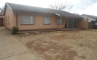 3 Bedroom House in Vanderbijlpark CW3