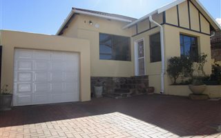 3 Bedroom House in Malvern