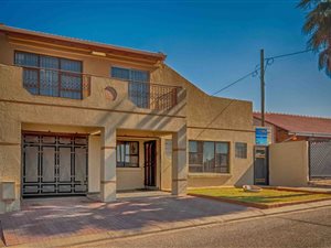 4 Bed House in Marlboro Gardens