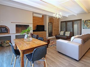 5 Bed House in Welgemoed