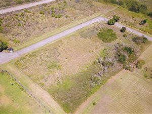 953 m² Land available in Forest Downs