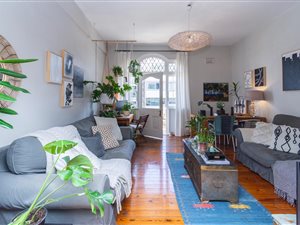 2 Bed Apartment in Sea Point