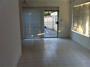 1 Bed Garden Cottage in Fontainebleau