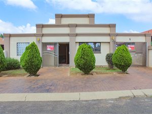 4 Bedroom House in Lenasia South