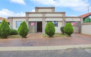 4 Bedroom House in Lenasia South