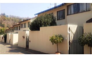 3 Bedroom Townhouse in Waterkloof Heights