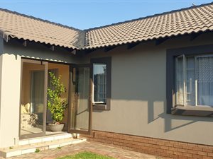 2 Bed House in Mooikloof Ridge