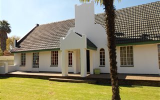 5 Bedroom House in Denneoord