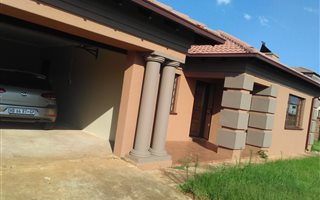 4 Bedroom House in Cultura Park