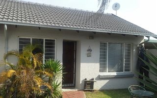 2 Bedroom Simplex in Rooihuiskraal North