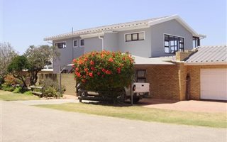 5 Bedroom House in Klein Brak River