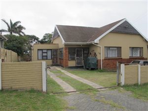 3 Bedroom House in Greenfields