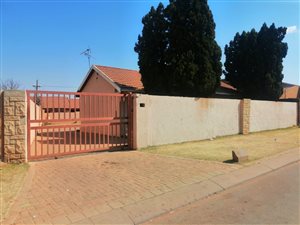 3 Bed House in Vosloorus