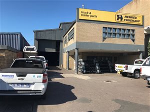 700 m² Industrial space in Jacobs