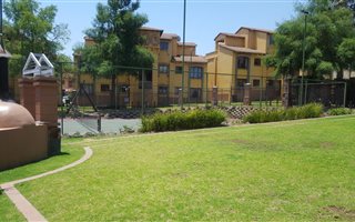 2 Bedroom Townhouse in Douglasdale