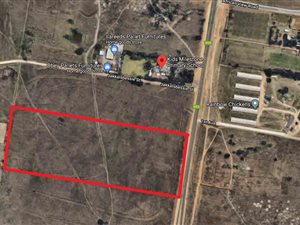 8.5 ha Land available in Blue Hills