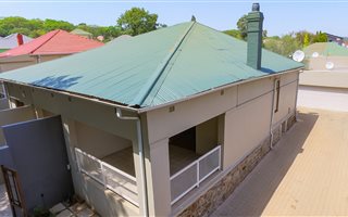 3 Bedroom House in Kensington