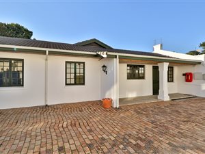 4 Bed Apartment in Lower Robberg