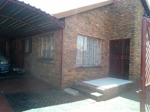 4 Bed House in Saulsville