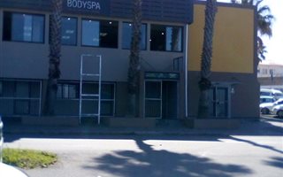 75 m² Office Space in Quigney