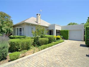5 Bed House in Stuarts Hill