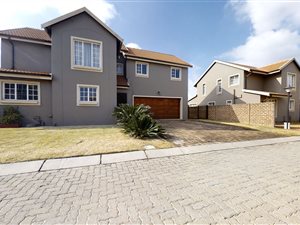 3 Bed Townhouse in Jansen Park