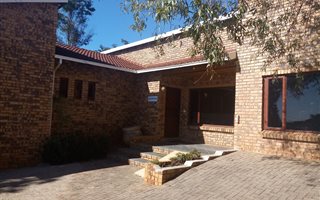 120.75 m² Office Space in Little Falls