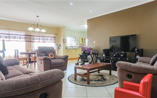3 Bedroom Apartment in Birdswood