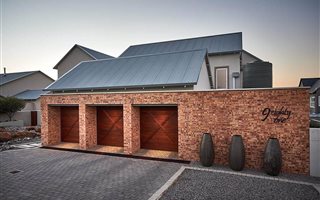 4 Bedroom House in Waterfall Country Estate