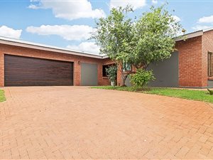 3 Bed House in Raslouw Glen