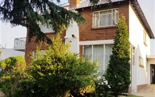 4 Bedroom House in Robertsham