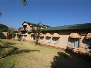 4 Bed House in Noordheuwel