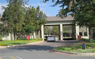 2 Bedroom Apartment in Cedar Hills Private Estate