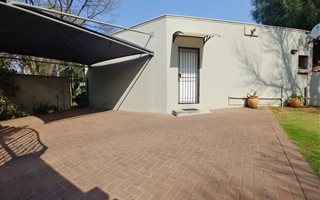 1 Bedroom House in Sunninghill